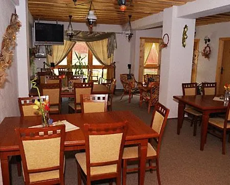 Konukevi Adriana 3*