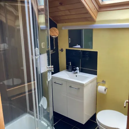 Πανσιόν Adriana