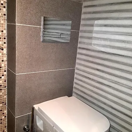 Πανσιόν Adriana 3*